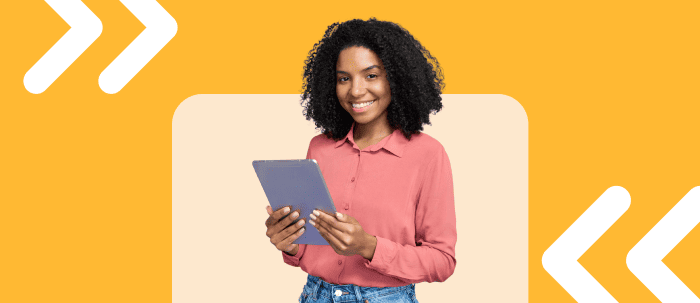 Mujer universitaria sonriente 