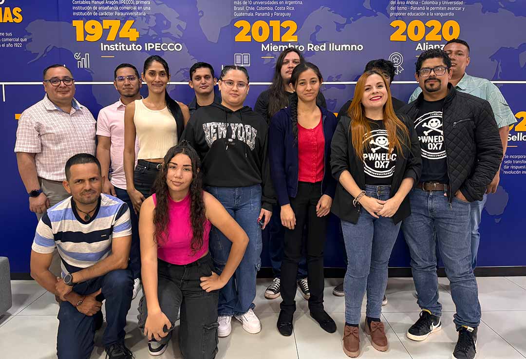 Estudiantes de Ingeniería Informática 100% virtual realizan su primera gira académica a DataSys