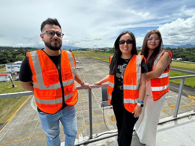 Estudiantes de la USAM fortalecen su formación con visita al Aeropuerto Tobías Bolaños