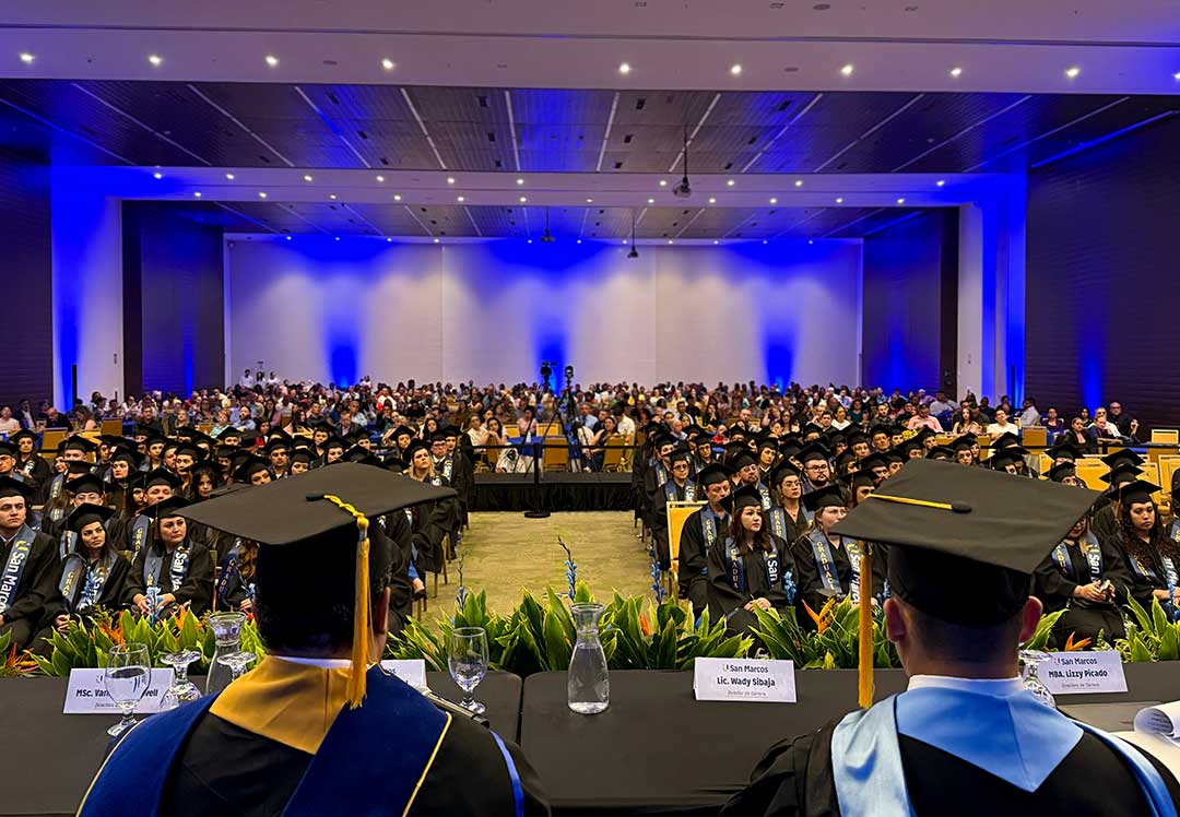 Universidad San Marcos celebra su graduación número 82 con 498 nuevos profesionales 