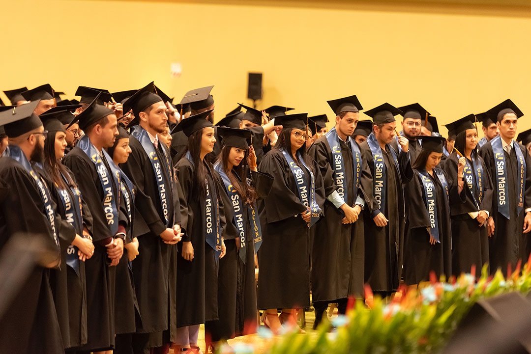 La Universidad San Marcos entregó 356 títulos a nuevos profesionales en su más reciente acto de graduación 