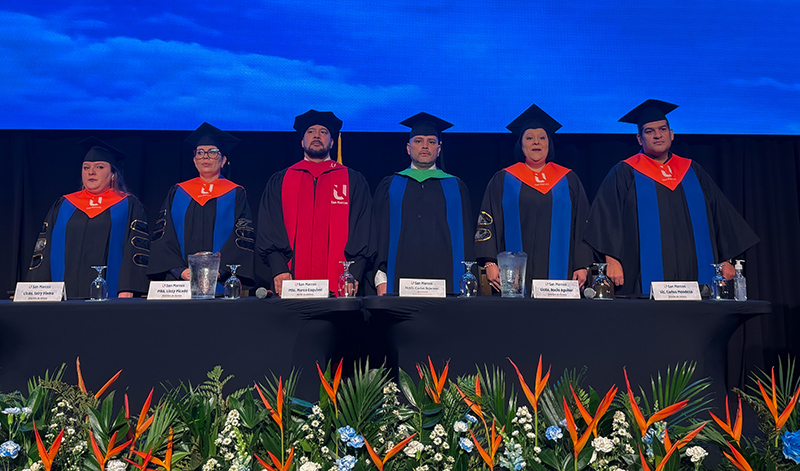 Primera generación de Psicología marca la Graduación N.° 86