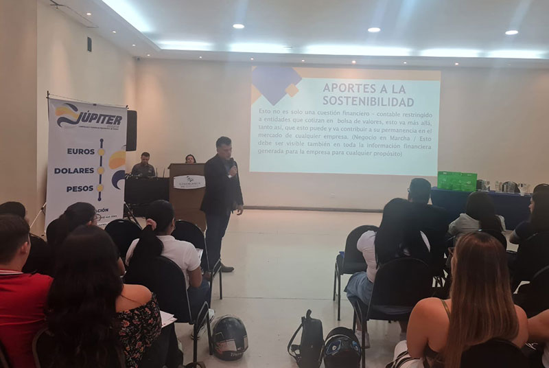 Profesor de la Universidad San Marcos participó en Congreso Internacional en Colombia 