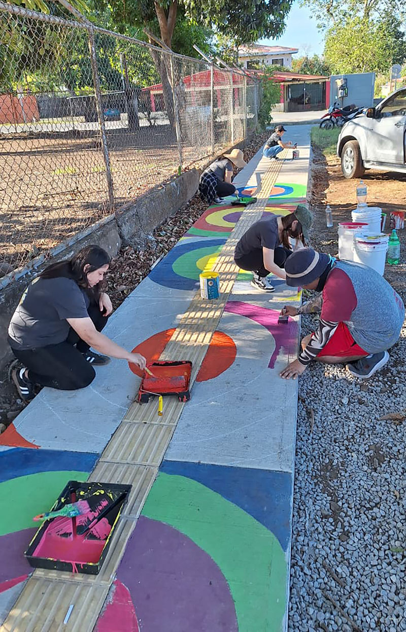 Estudiantes impulsan mejora de espacios públicos en Miramar de Puntarenas
