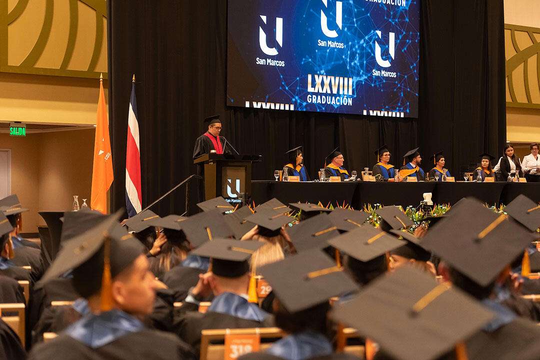 La Universidad San Marcos entregó 356 títulos a nuevos profesionales en su más reciente acto de graduación 