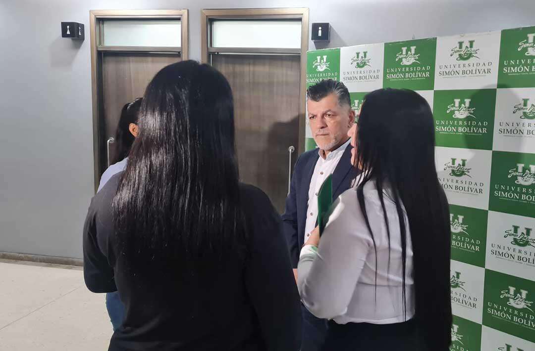 Profesor de la Universidad San Marcos participó en Congreso Internacional en Colombia 