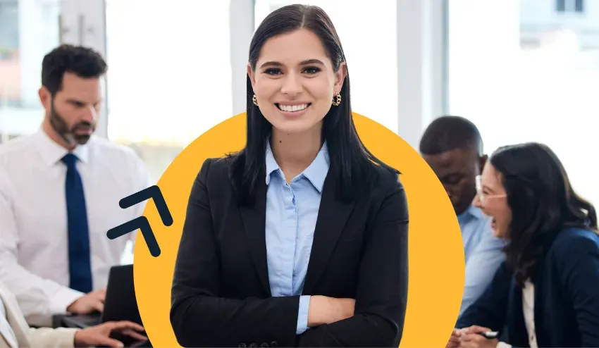 administrador negocios liderando equipo