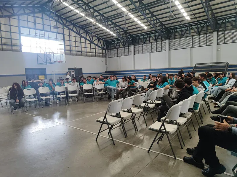 U San Marcos fortalece la orientación vocacional de jóvenes del CTP de Santo Domingo 