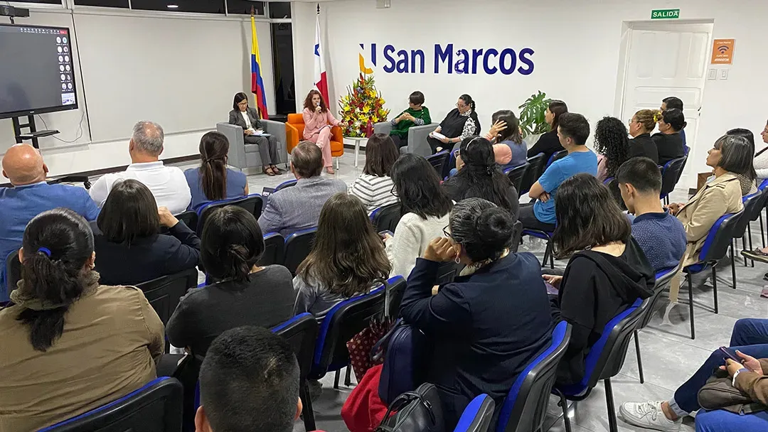 Foro Mujeres que Mueven la Educación