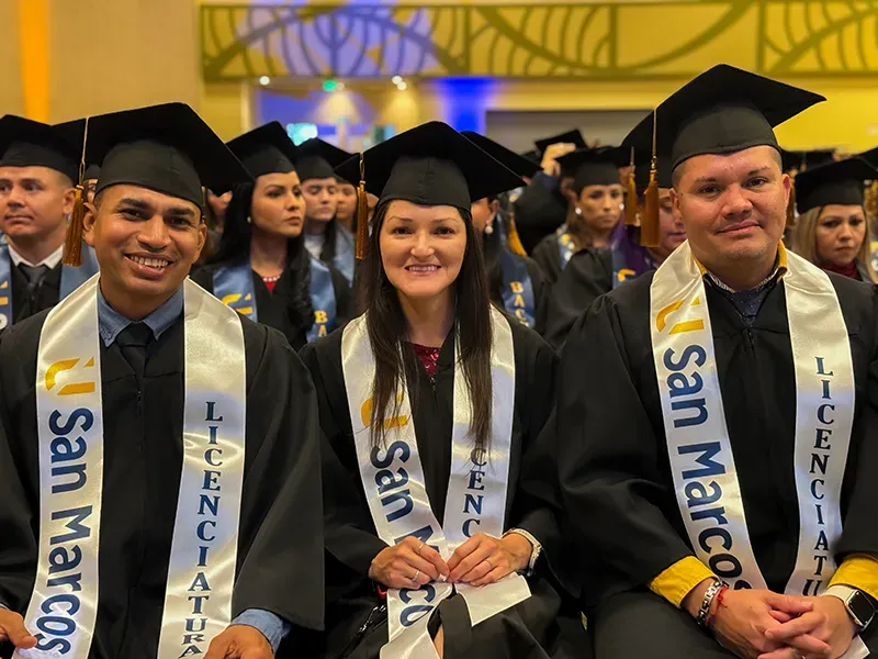 Primera generación de Psicología marca la Graduación N.° 86