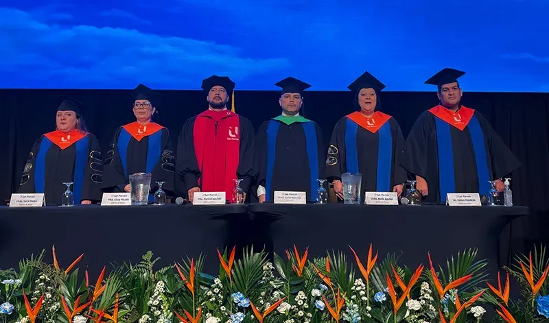 Primera generación de Psicología marca la Graduación N.° 86