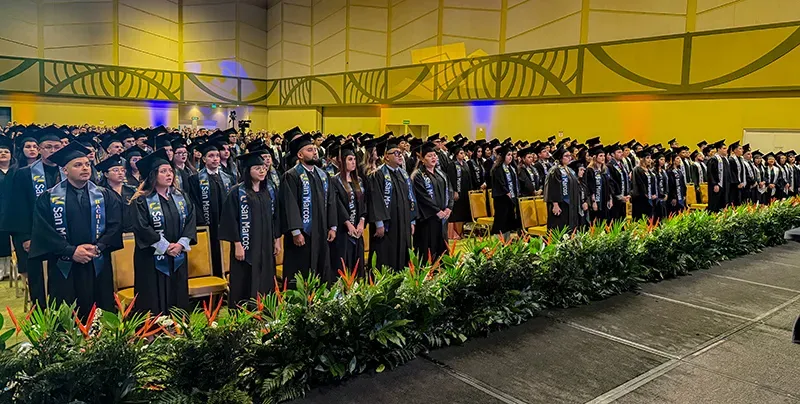 Primera generación de Psicología marca la Graduación N.° 86