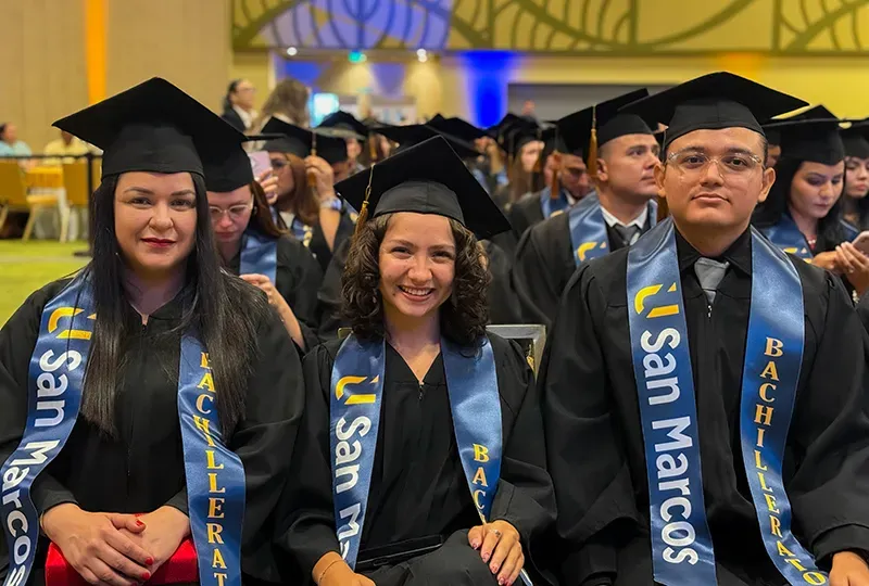 Primera generación de Psicología marca la Graduación N.° 86