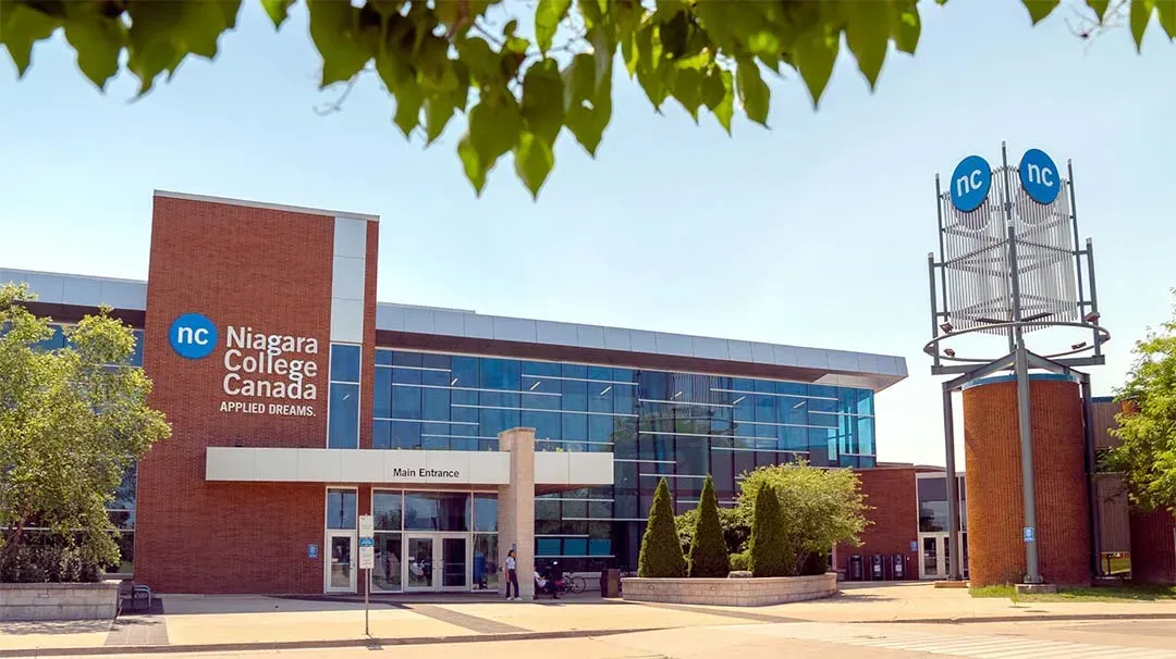 Universidad San Marcos fortalece alianza con Niagara College para programa de inmersión en Canadá
